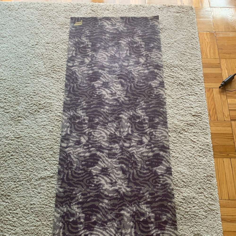 Fabletics Essential Yoga Mat - Picture 2 of 3
